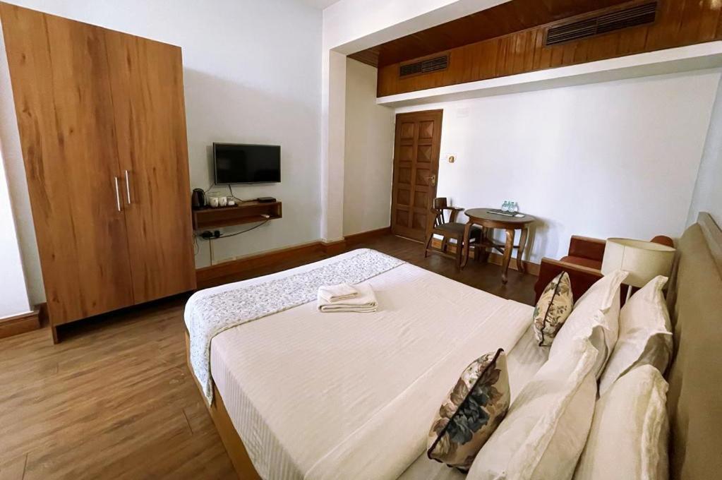 Hotel Tragopan Dimapur Bagian luar foto